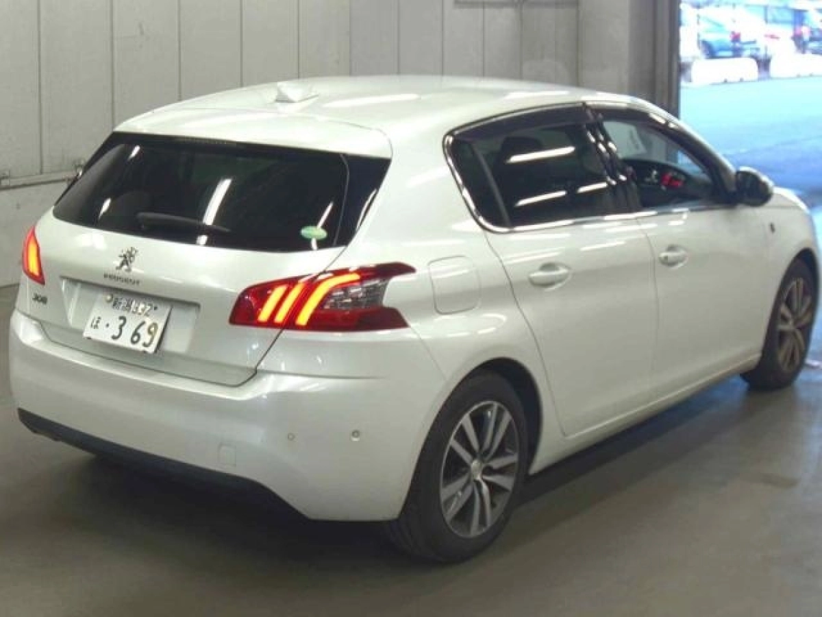 PEUGEOT 308