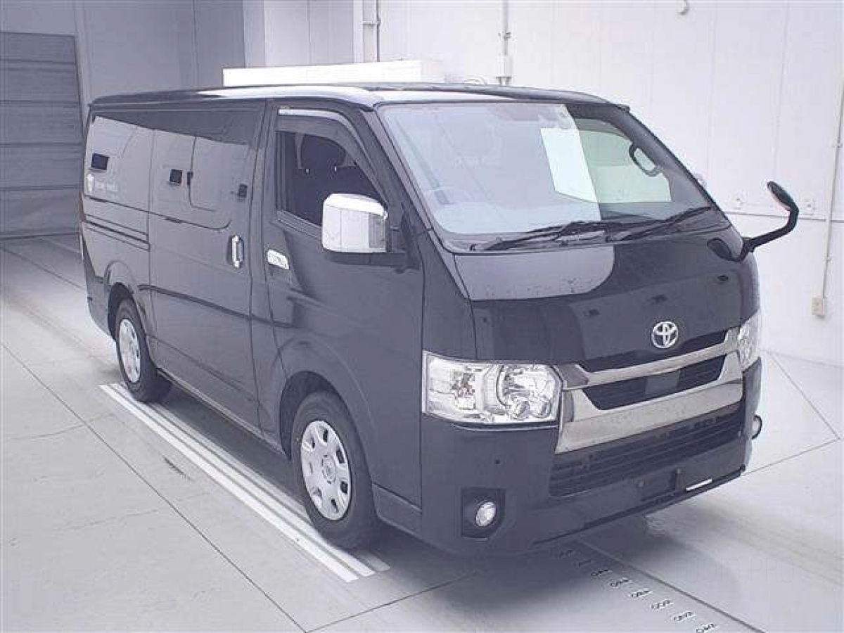 TOYOTA HIACE VAN GDH206V 2021