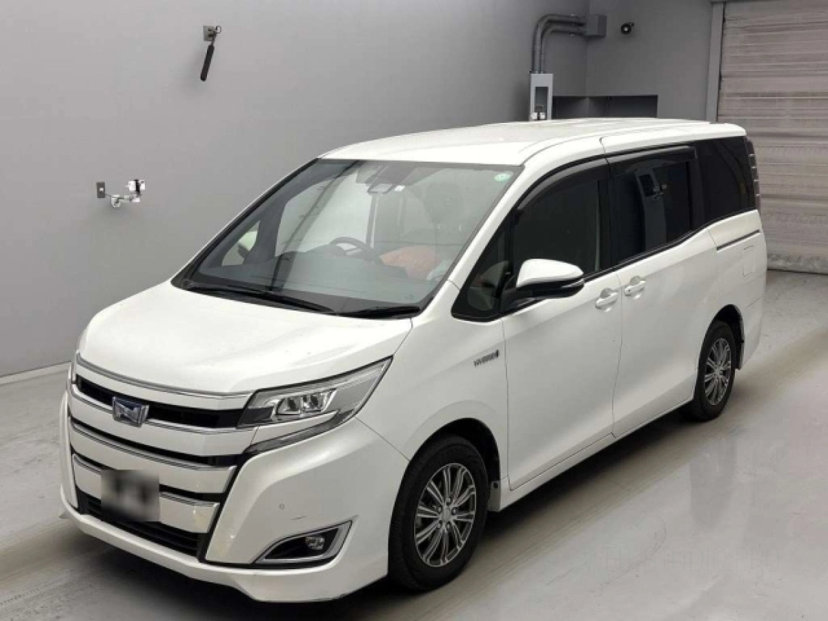 TOYOTA NOAH ZWR80G 2019
