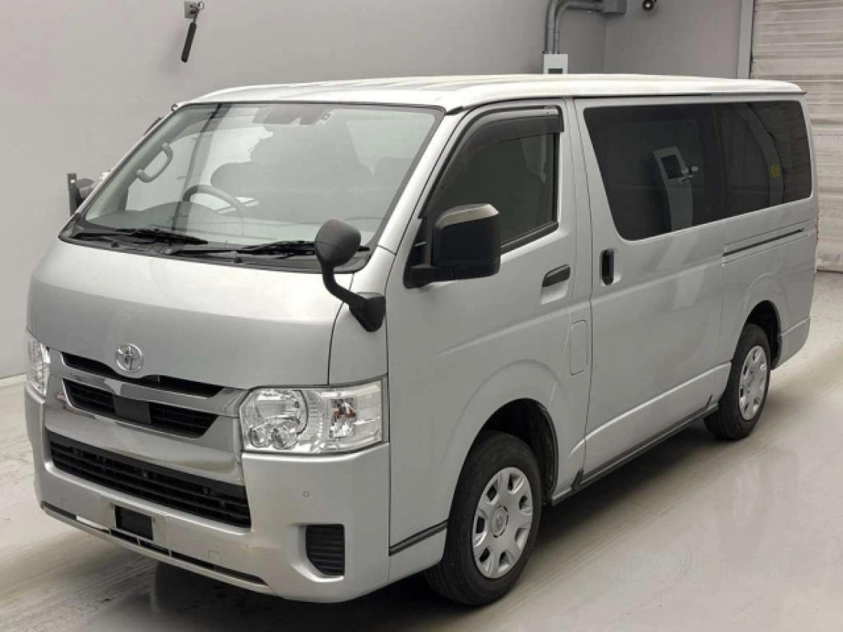TOYOTA HIACE VAN TRH200V 2022