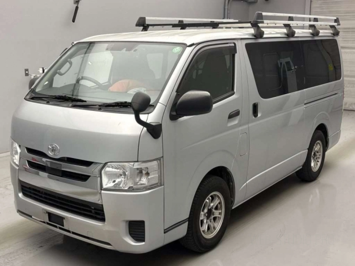 TOYOTA HIACE VAN TRH200V 2019