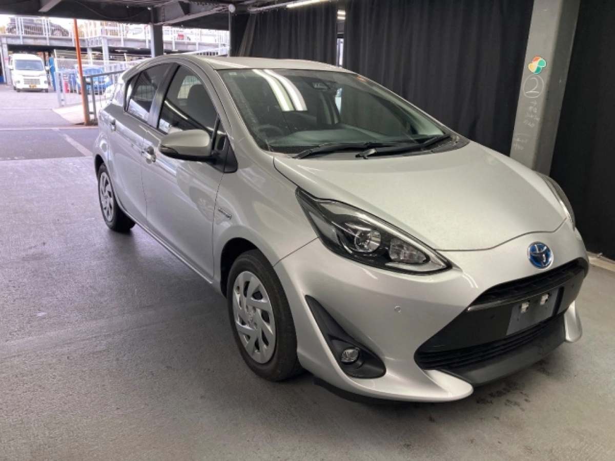 TOYOTA AQUA NHP10 2019