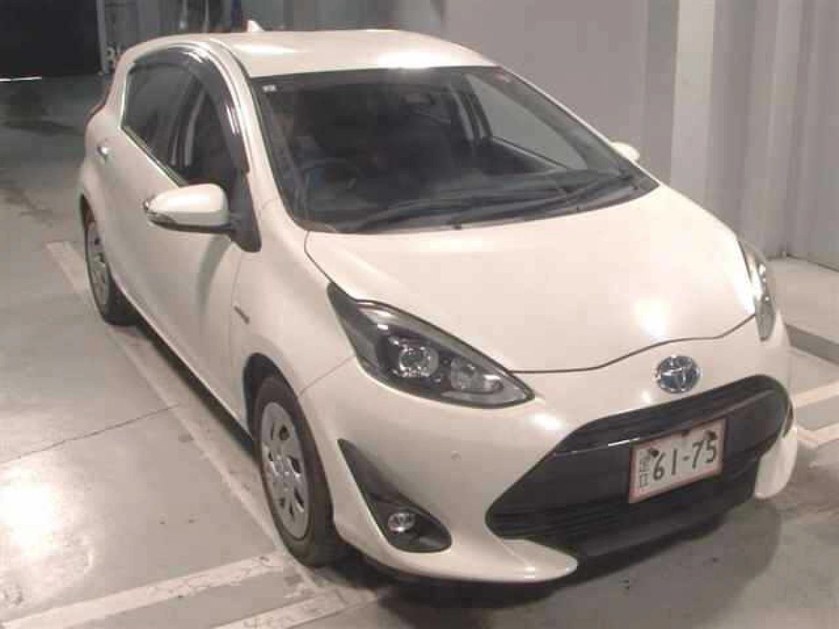 TOYOTA AQUA NHP10 2019