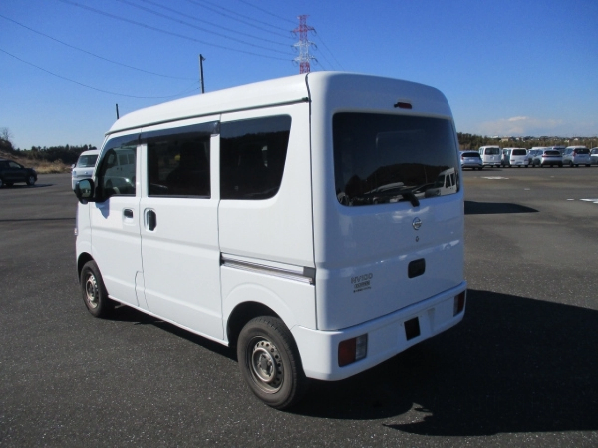 NISSAN CLIPPER VAN