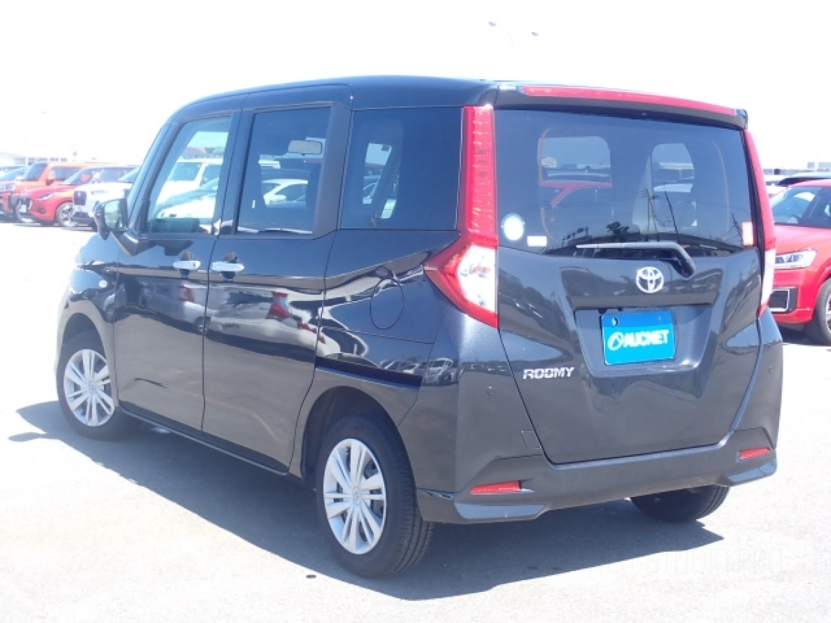 TOYOTA ROOMY