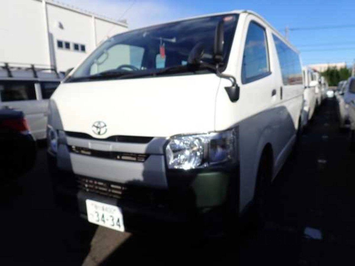 TOYOTA HIACE VAN TRH200V 2020