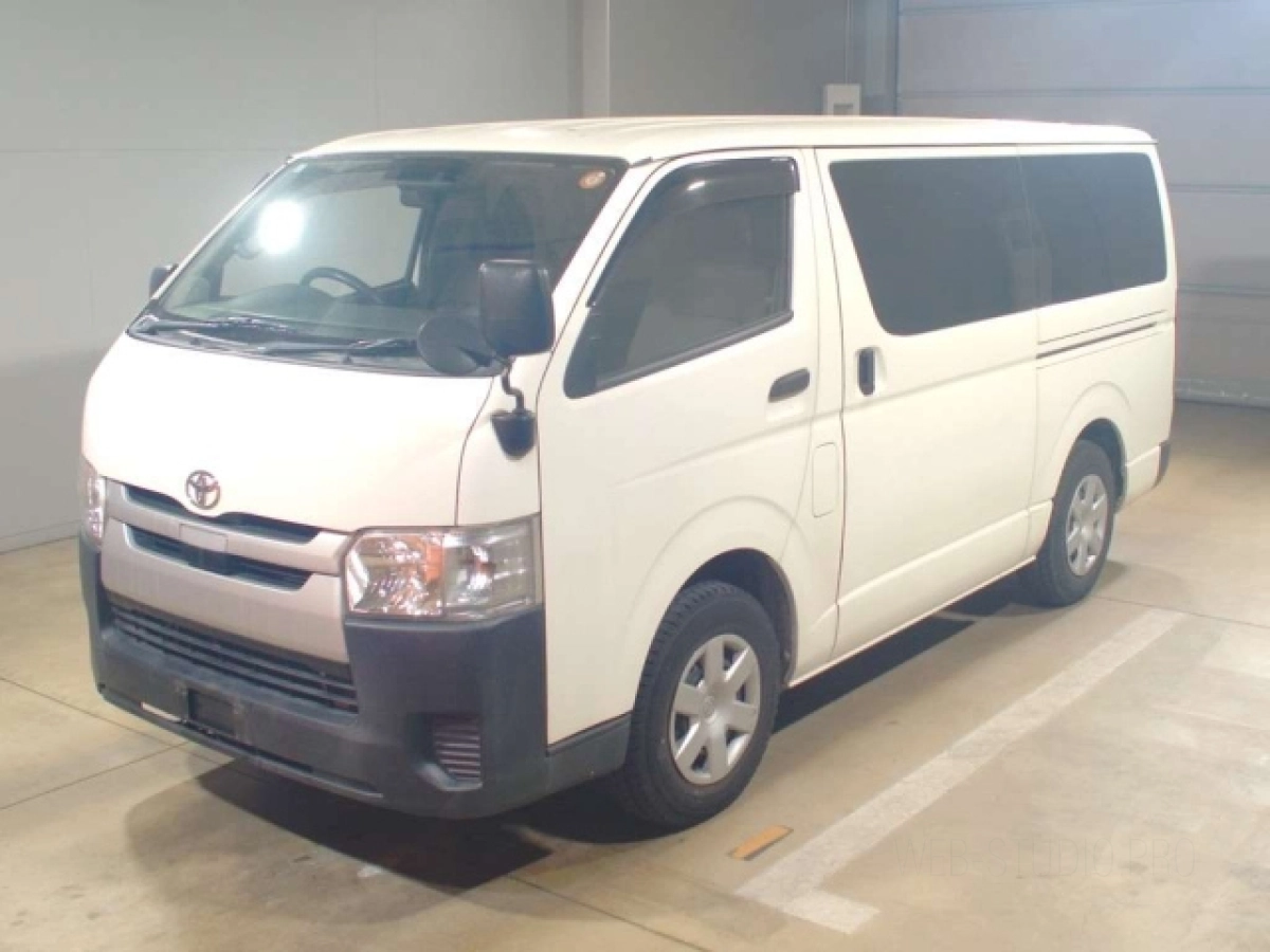 TOYOTA HIACE VAN TRH200V 2019