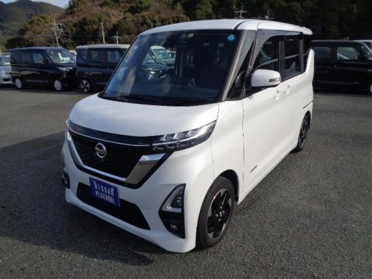 NISSAN ROOX