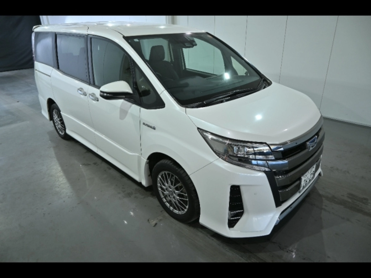 TOYOTA NOAH ZWR80W 2019