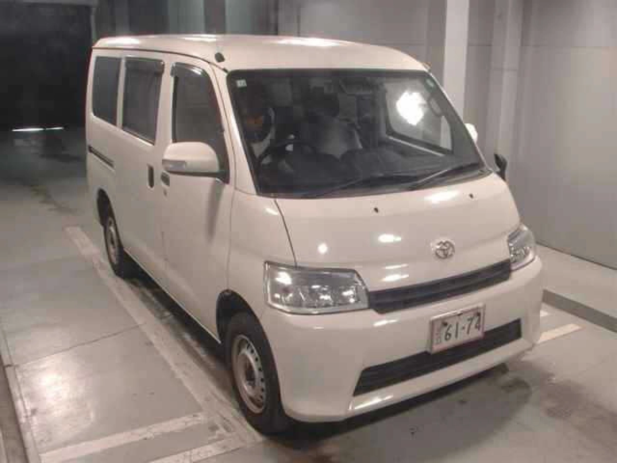 TOYOTA TOWN ACE VAN