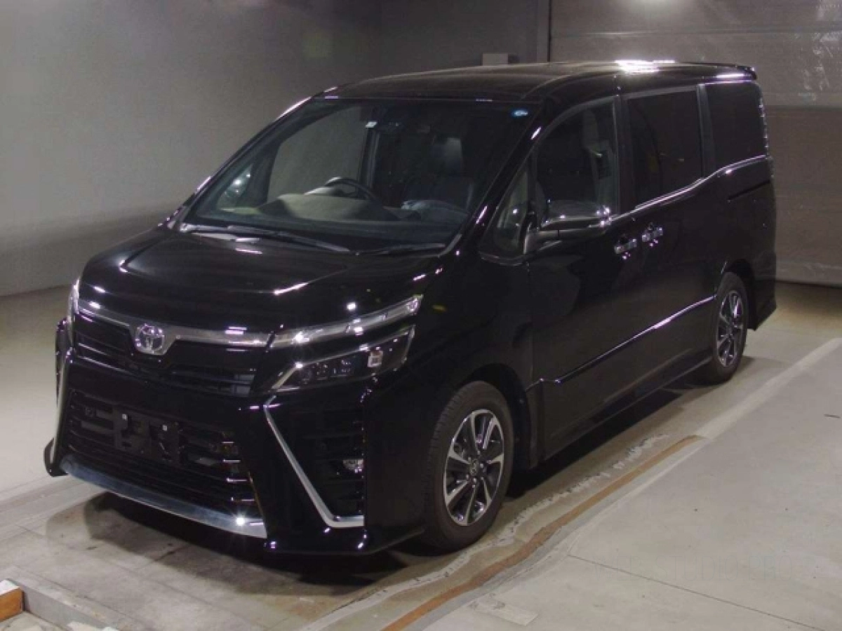 TOYOTA VOXY ZRR80W 2021