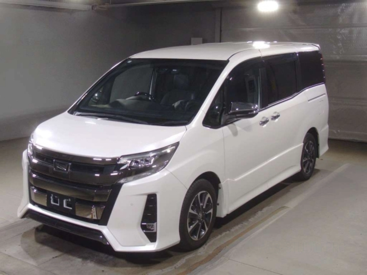 TOYOTA NOAH ZRR80W 2020
