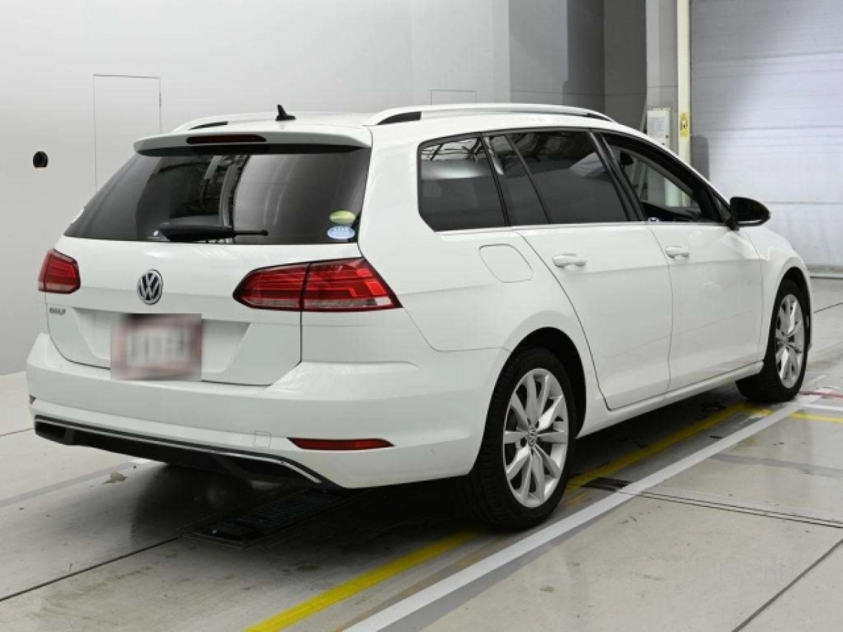 VOLKSWAGEN GOLF VARIANT