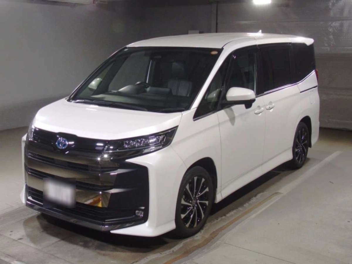 TOYOTA NOAH ZWR90W 2022