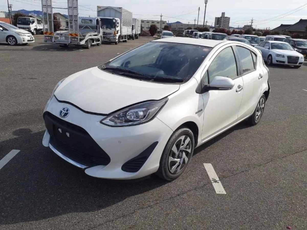 TOYOTA AQUA NHP10 2020