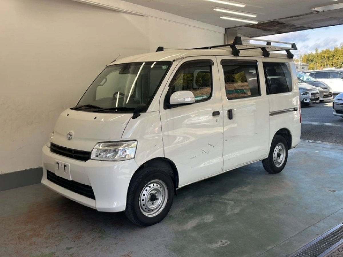 TOYOTA TOWN ACE VAN