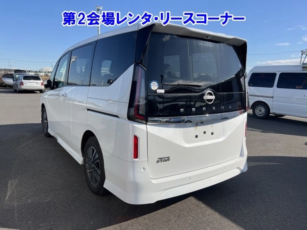 NISSAN SERENA