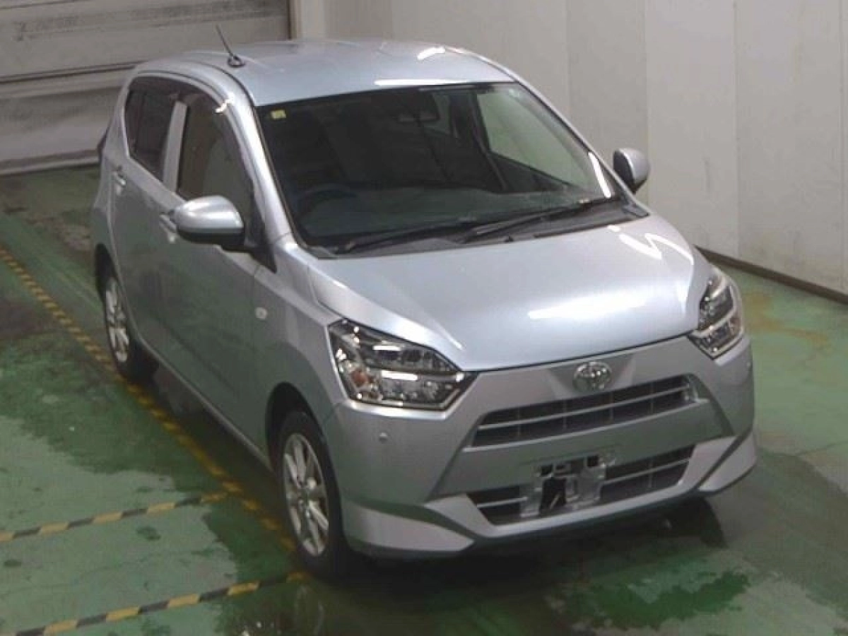 TOYOTA PIXIS EPOCH LA360A 2020