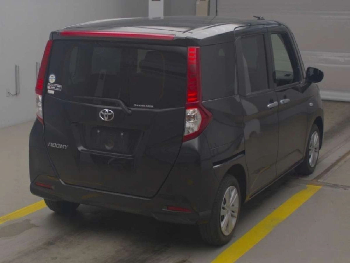 TOYOTA ROOMY
