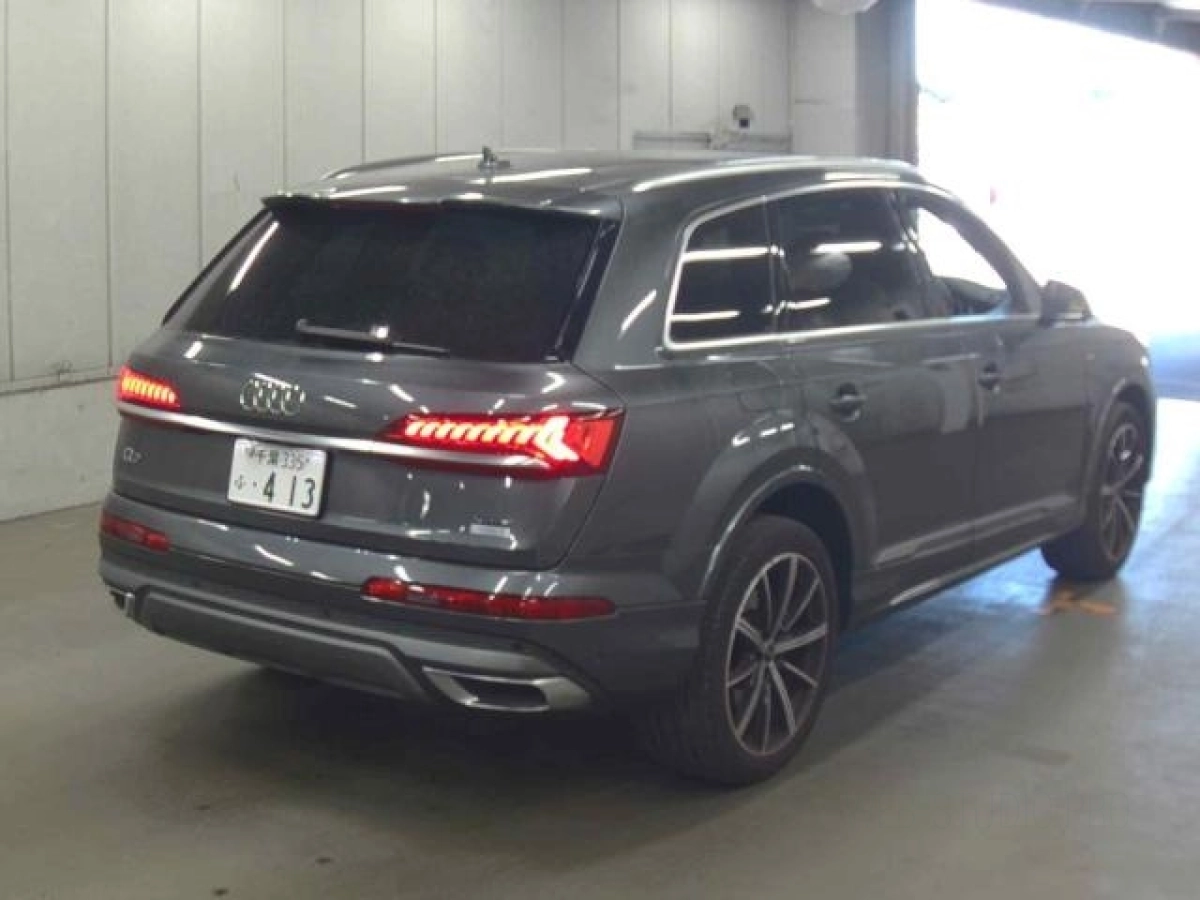 AUDI Q7