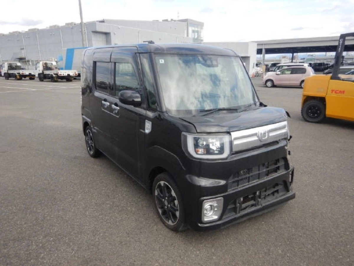 DAIHATSU WAKE LA700S 2020