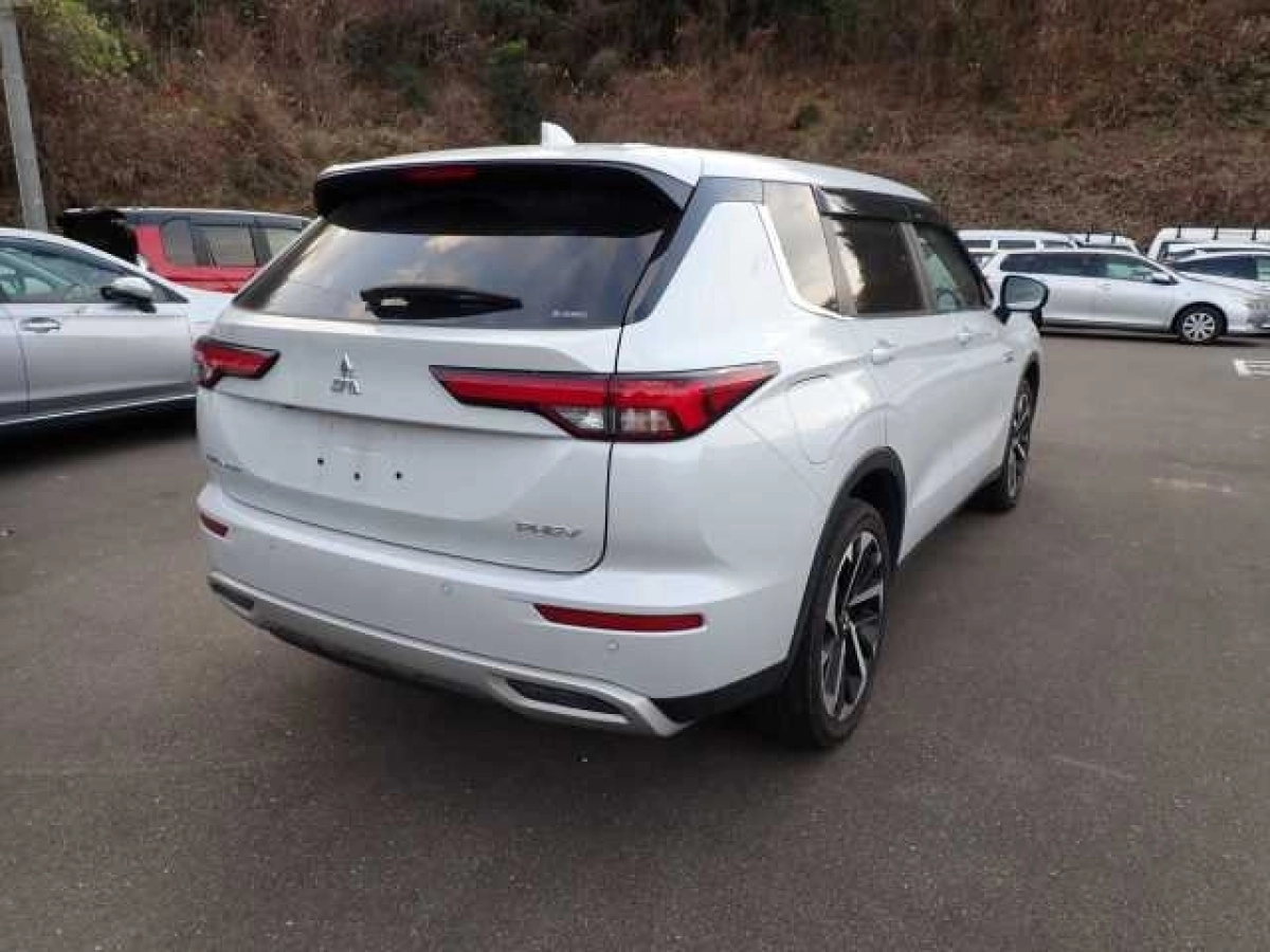MITSUBISHI OUTLANDER PHEV