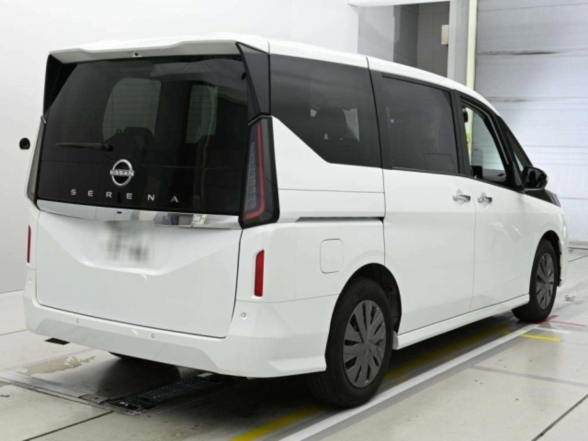 NISSAN SERENA