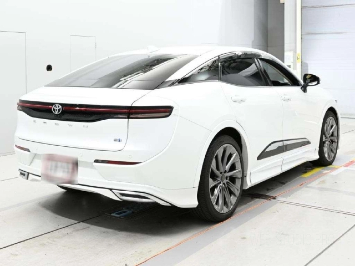 TOYOTA CROWN CROSSOVER AZSH35 2023