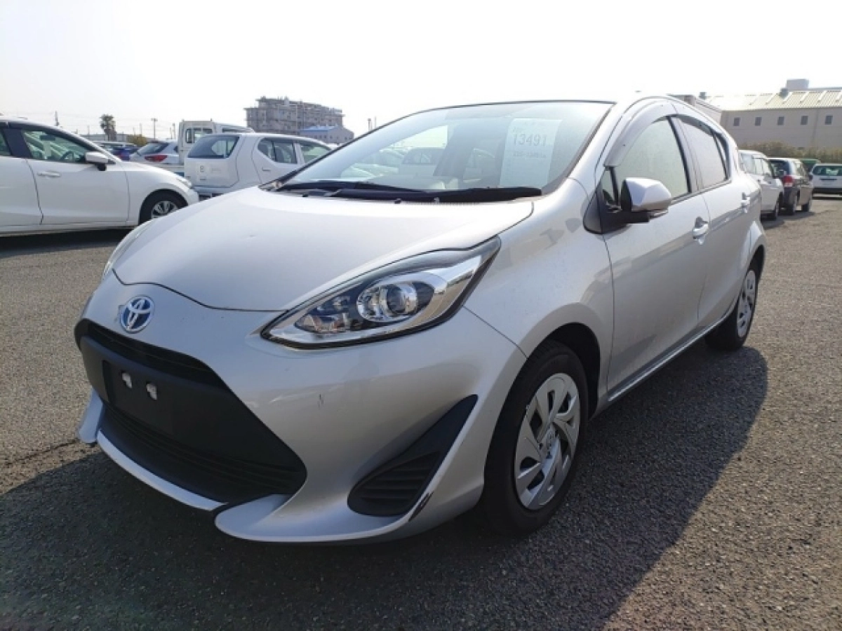 TOYOTA AQUA NHP10 2021
