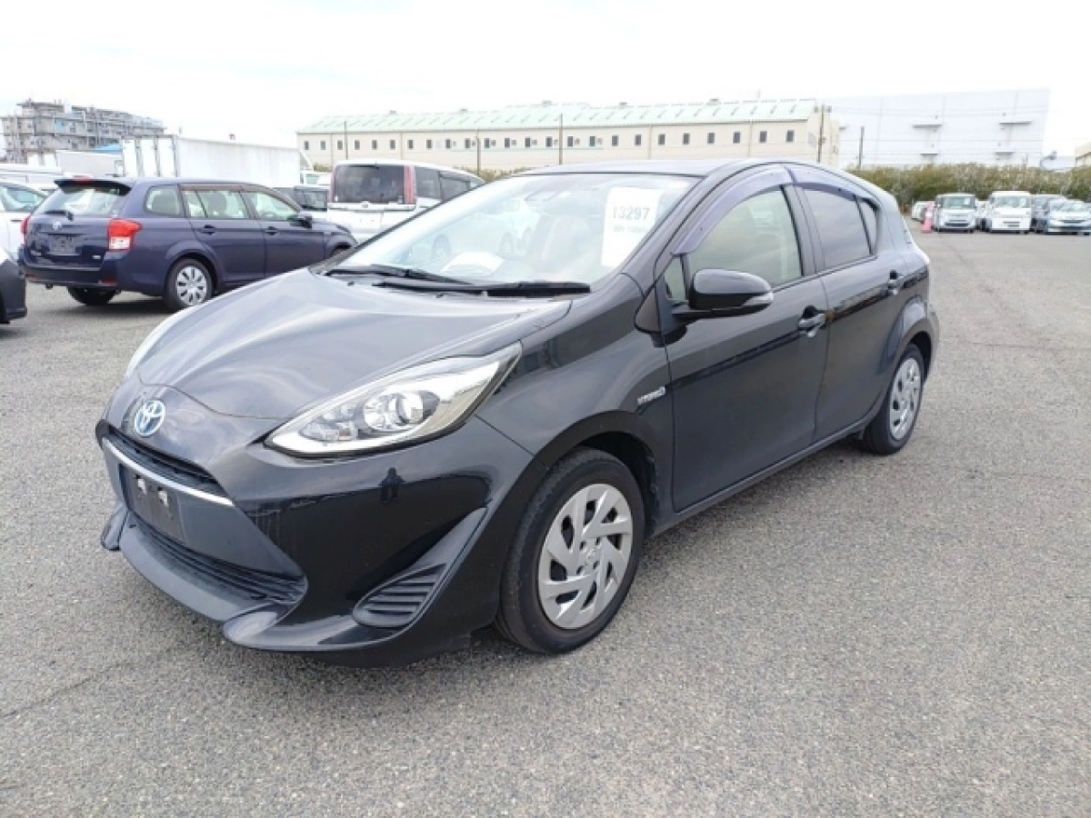TOYOTA AQUA NHP10 2019