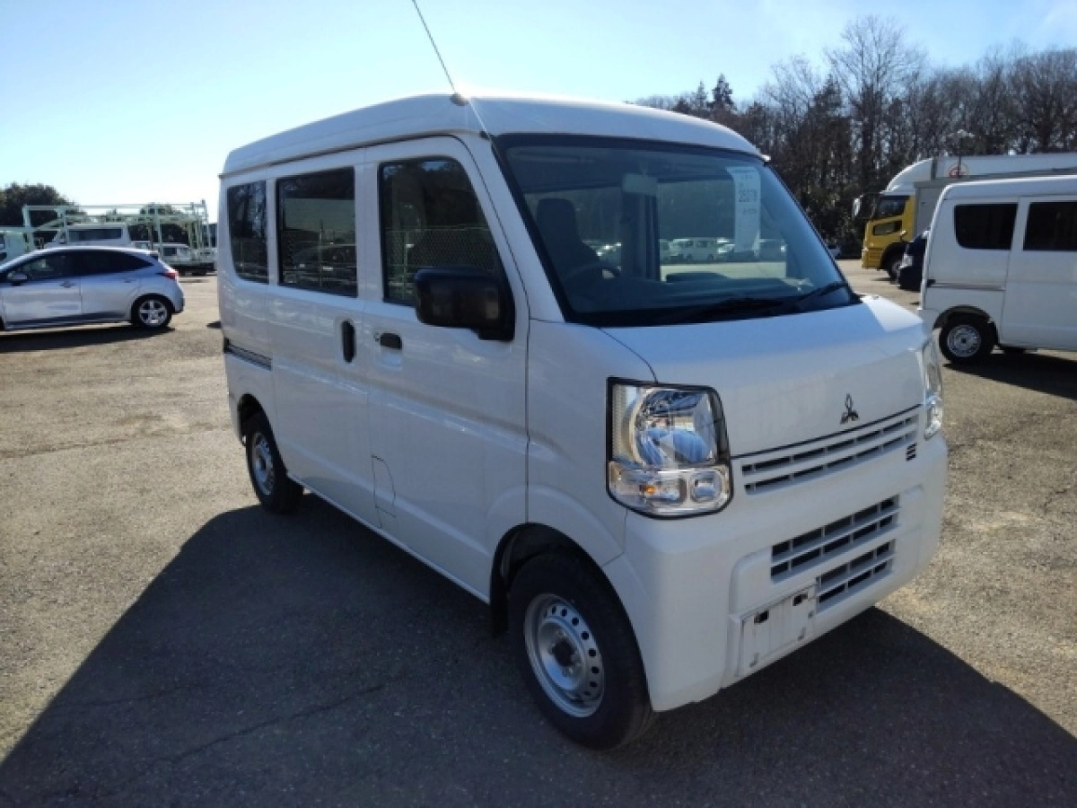 MITSUBISHI MINICAB VAN
