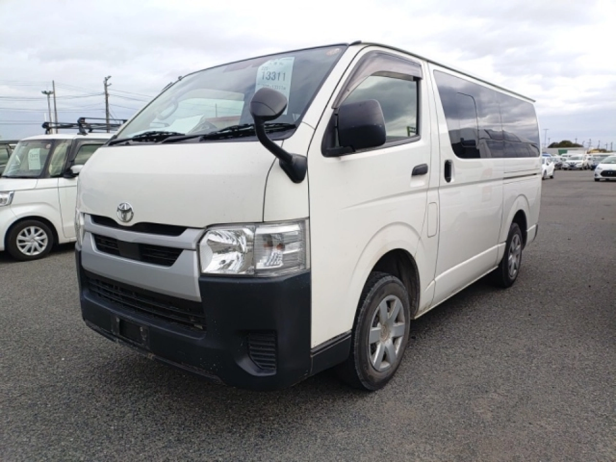 TOYOTA HIACE VAN TRH200V 2021