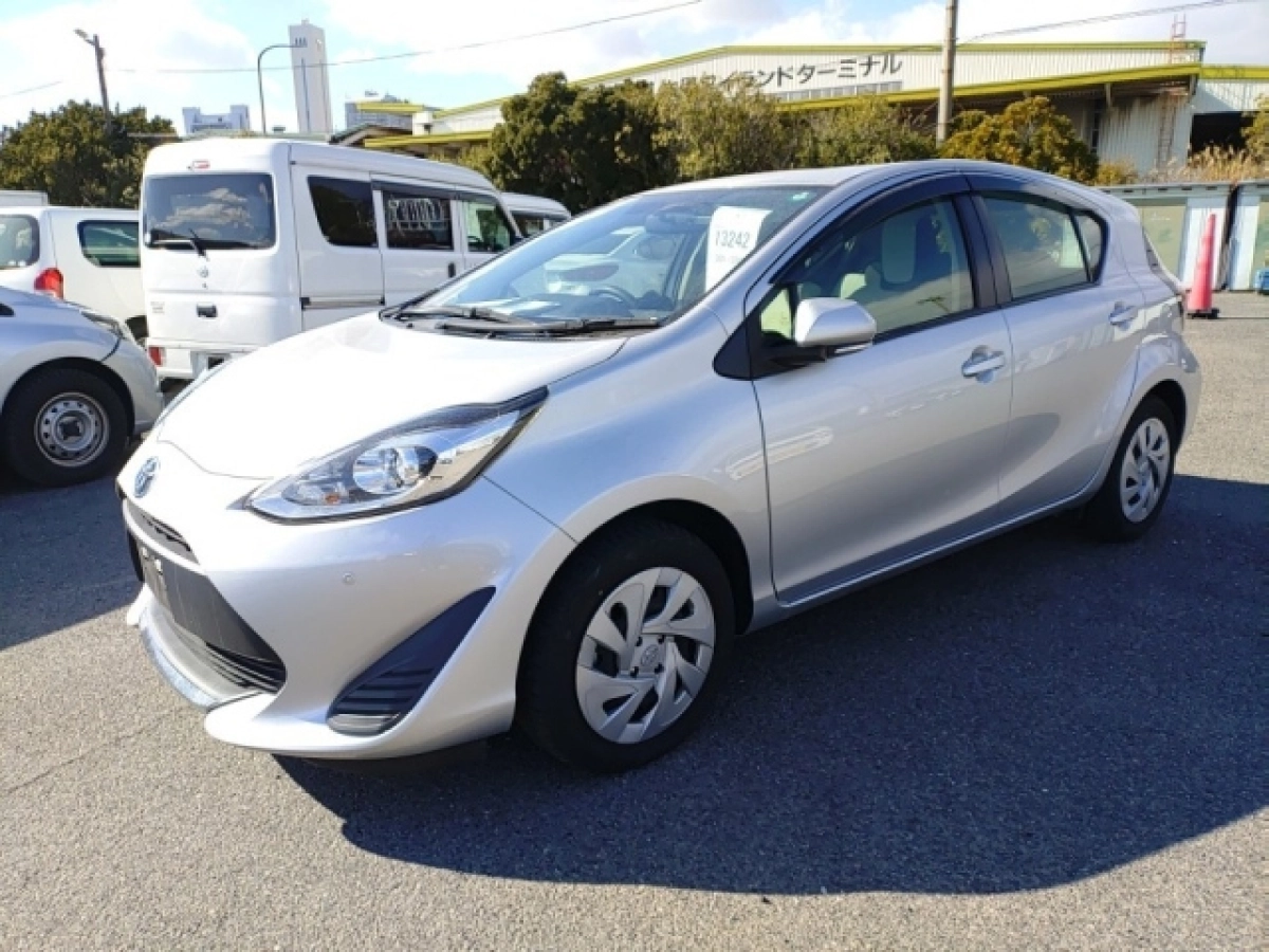 TOYOTA AQUA NHP10 2020