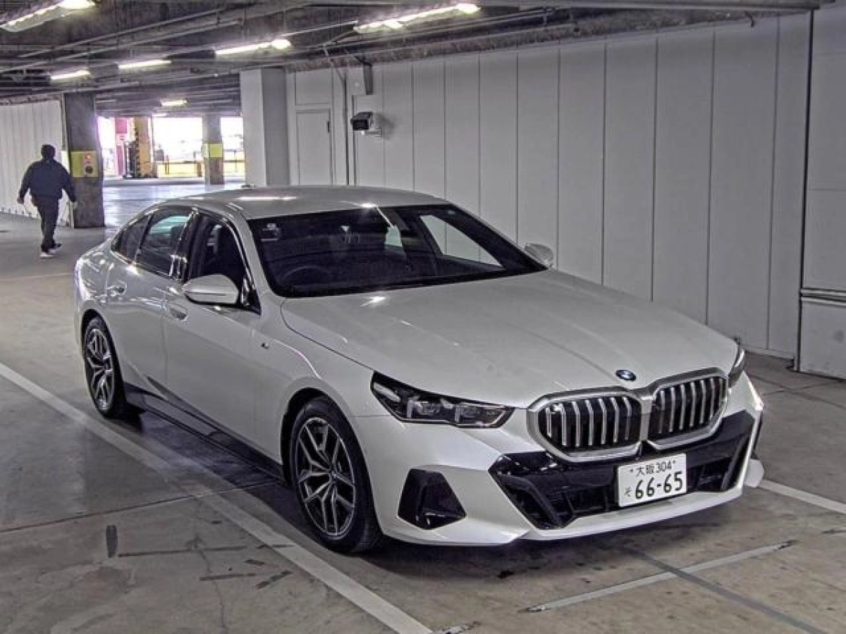 BMW 5 SERIES 22FL20 2025