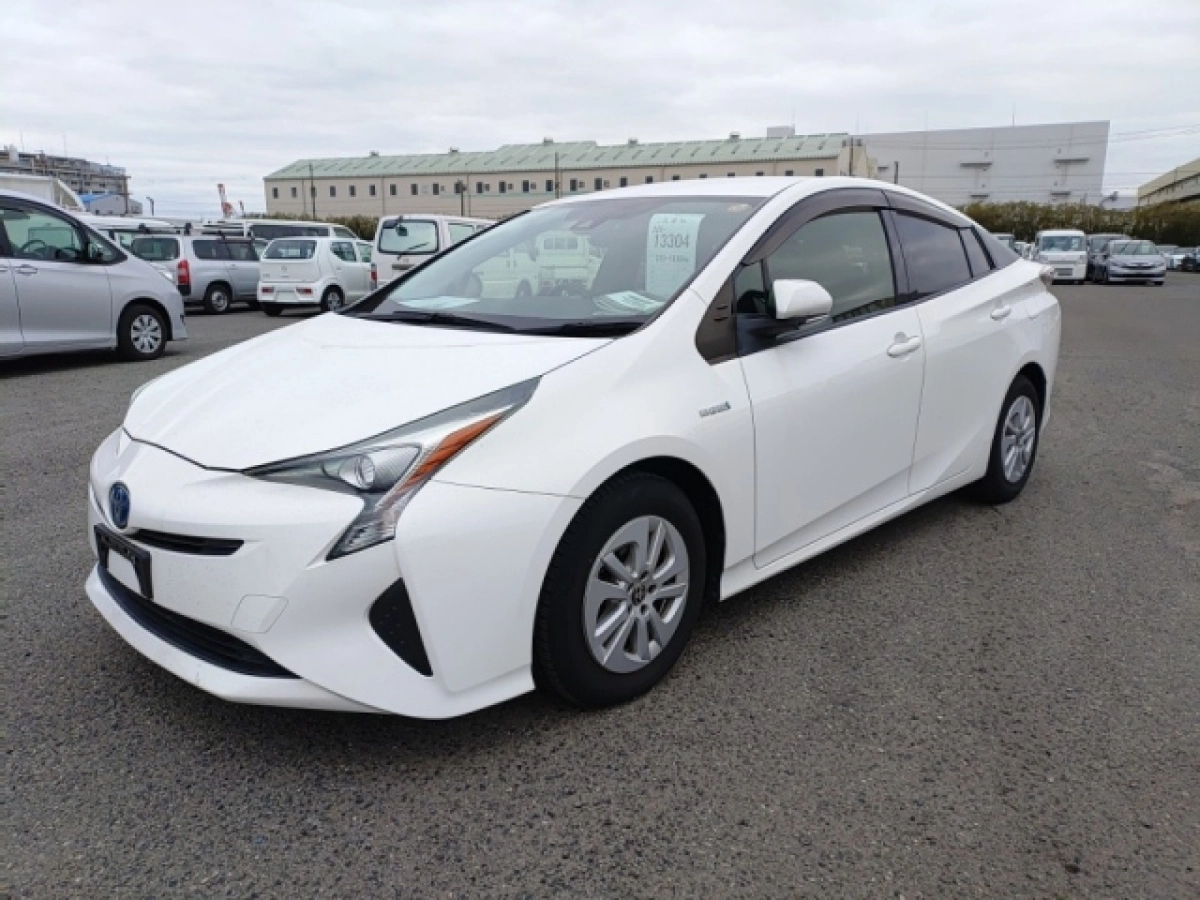 TOYOTA PRIUS ZVW50 2019