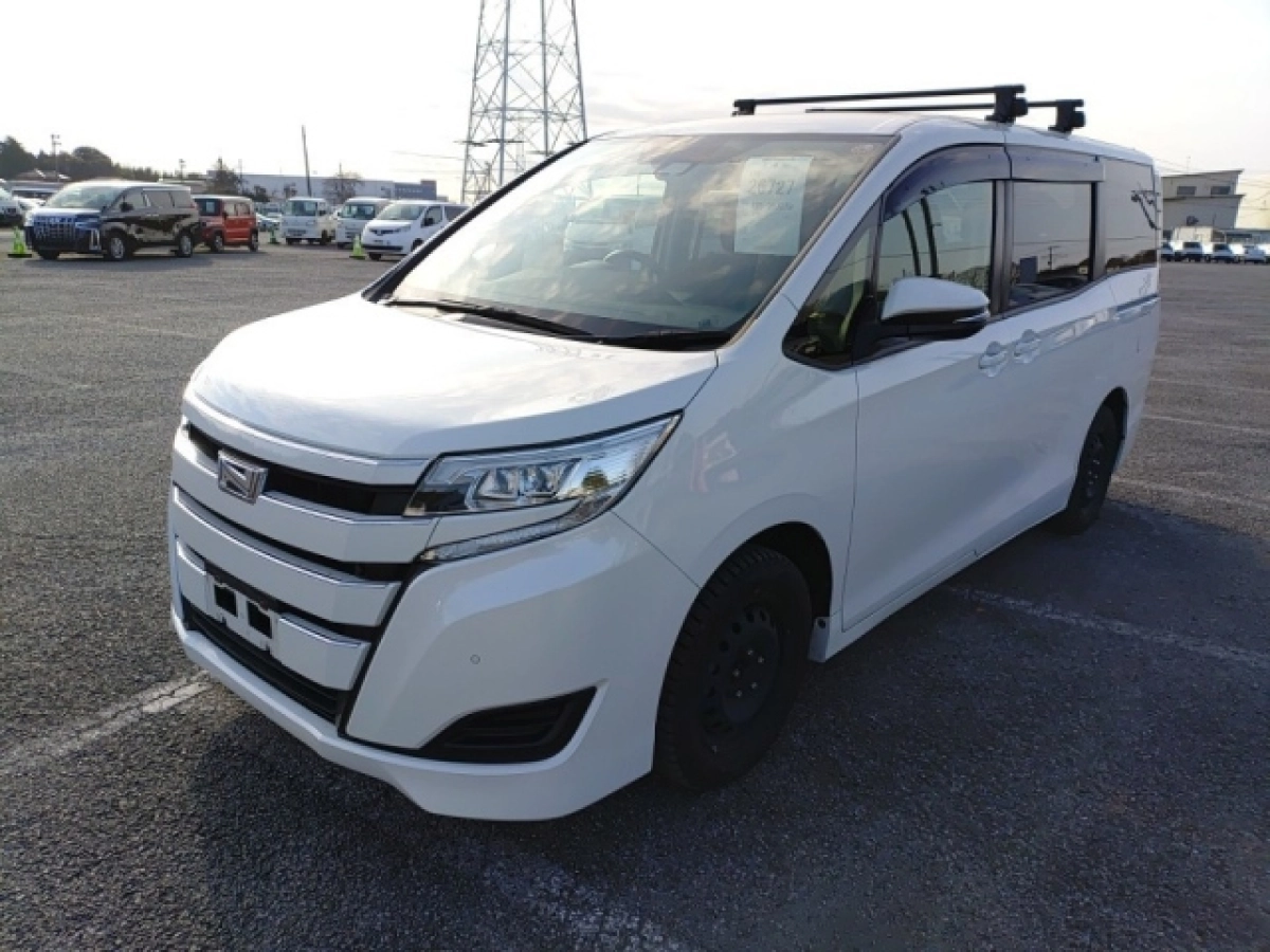 TOYOTA NOAH ZWR80G 2021