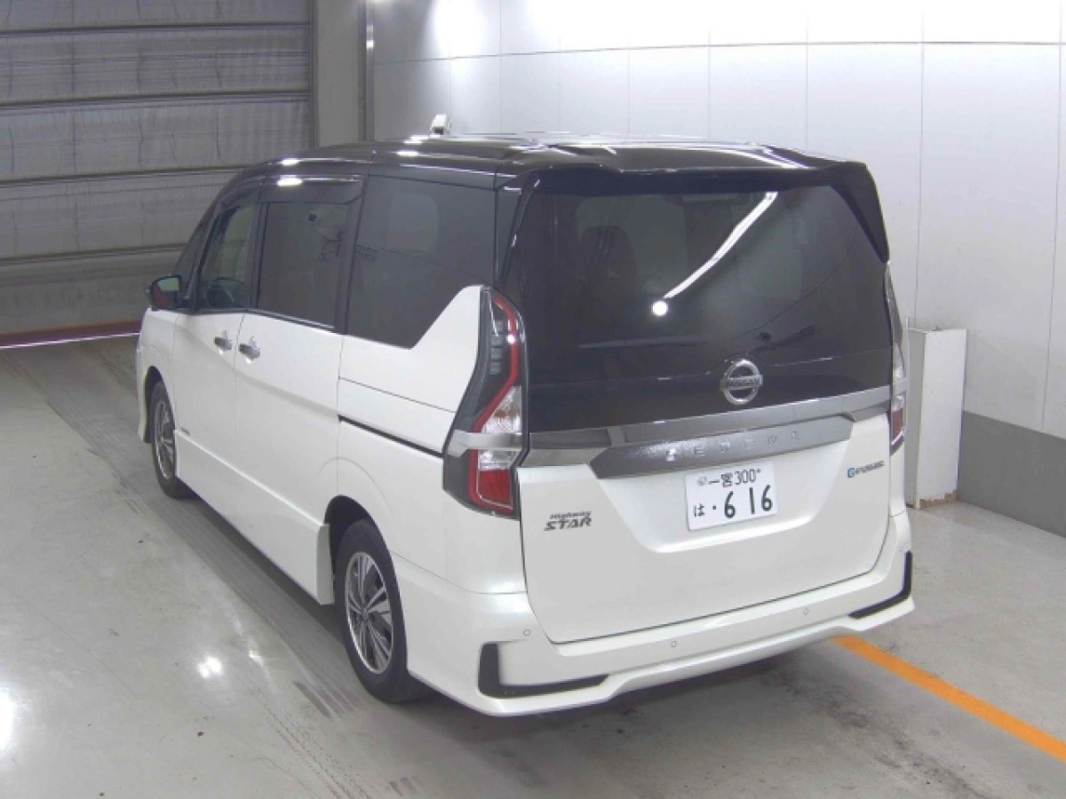 NISSAN SERENA