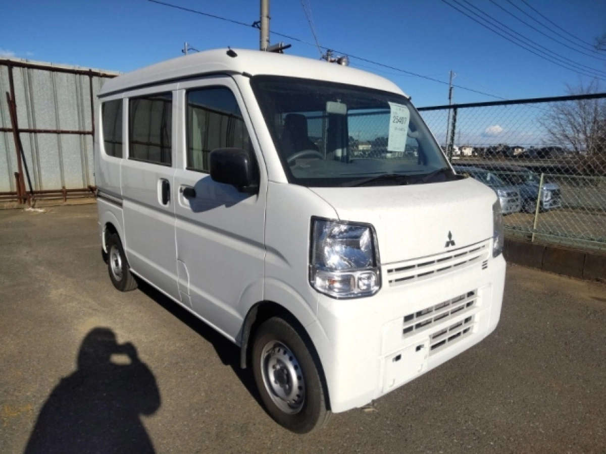MITSUBISHI MINICAB VAN
