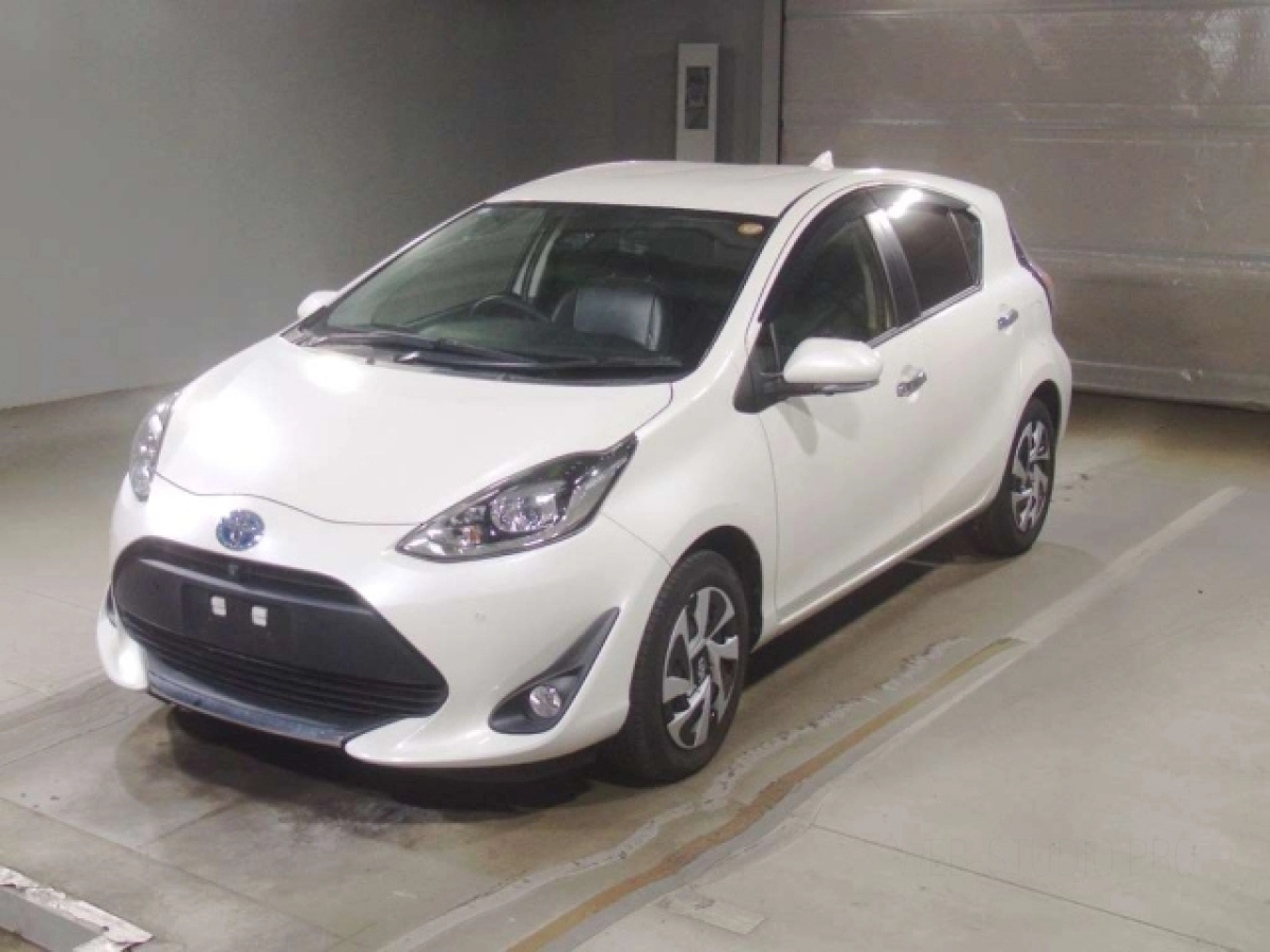 TOYOTA AQUA NHP10 2021