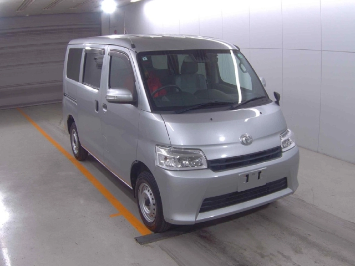 TOYOTA TOWN ACE VAN