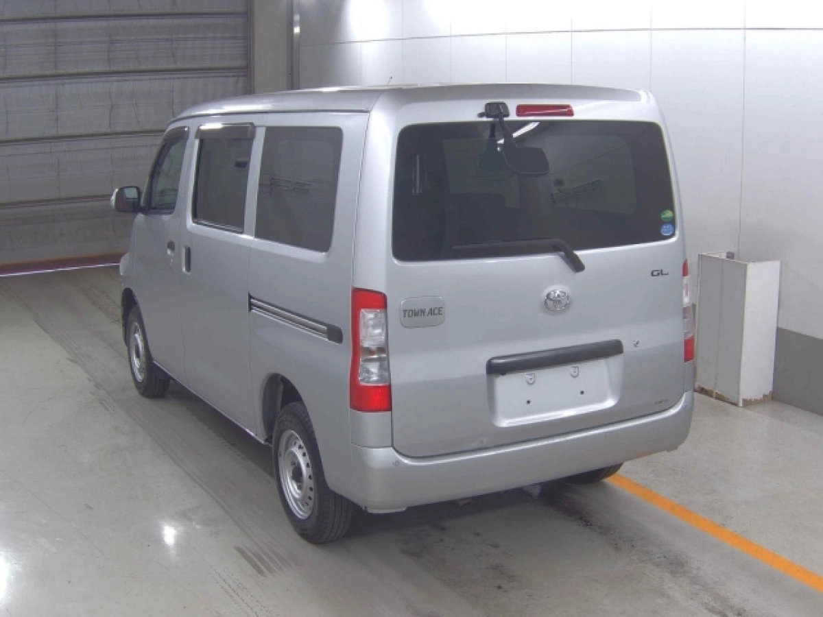 TOYOTA TOWN ACE VAN