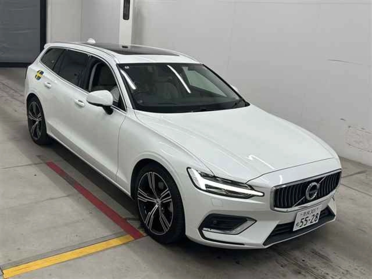 VOLVO V60 ZB420 2020