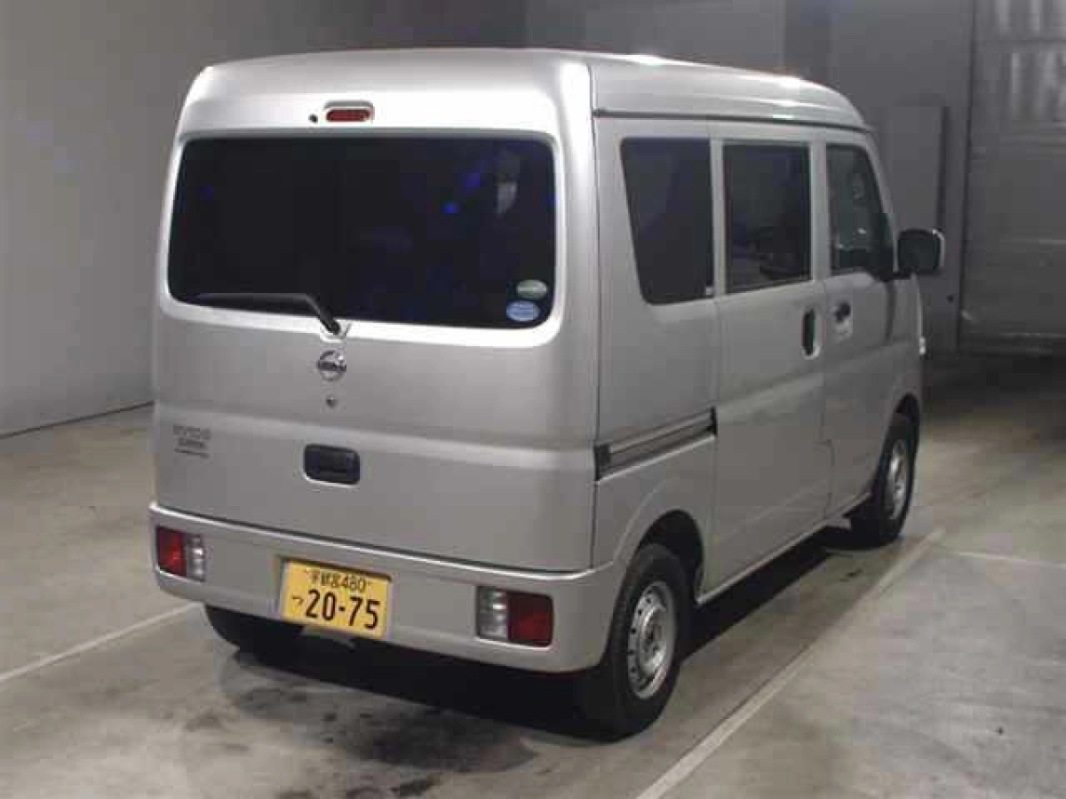 NISSAN CLIPPER VAN