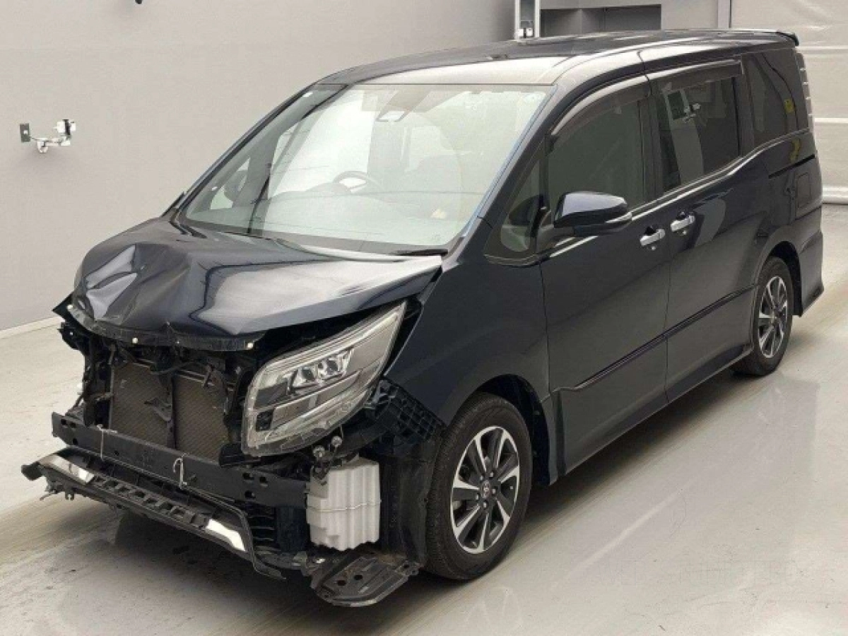 TOYOTA NOAH ZRR80W 2019