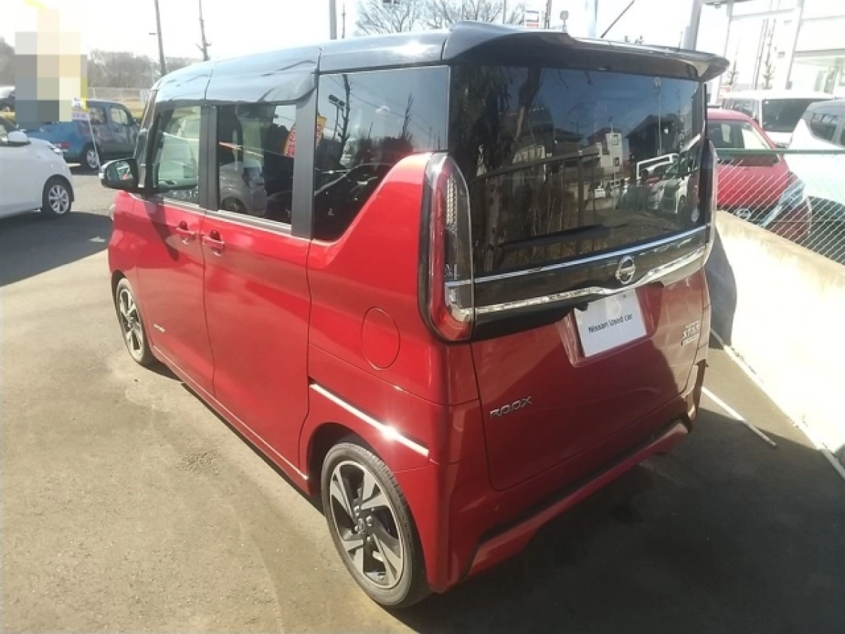 NISSAN ROOX