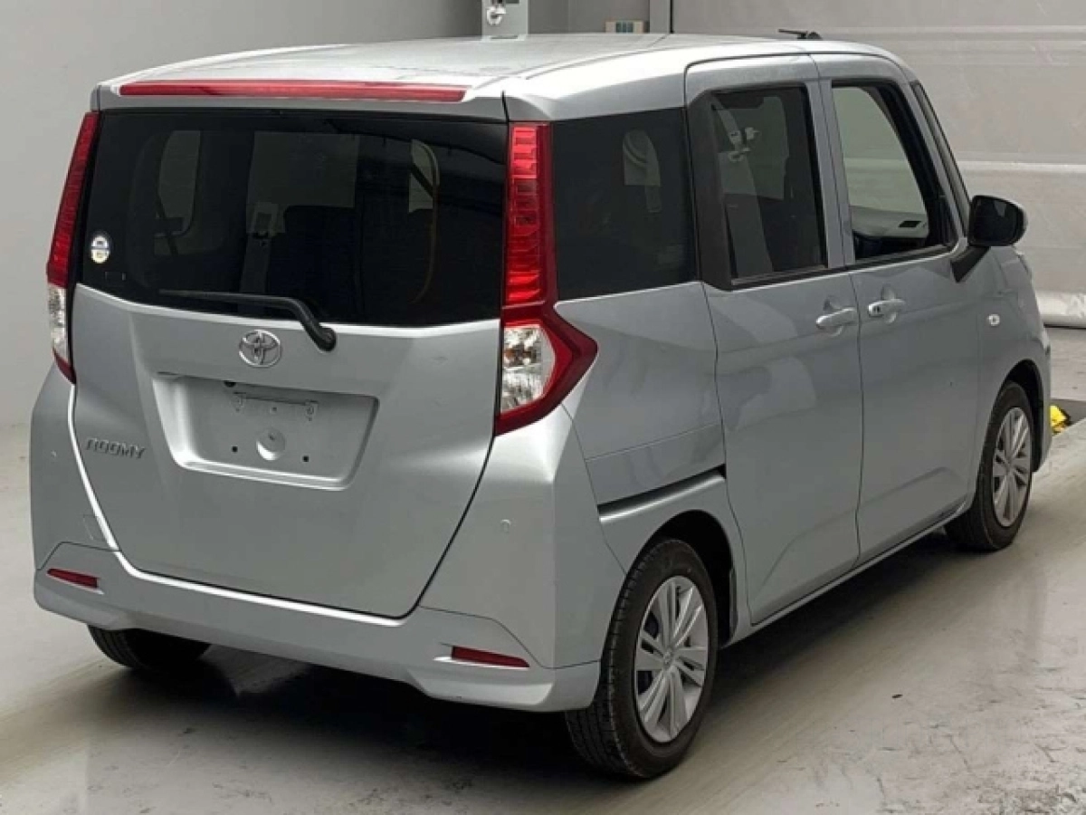 TOYOTA ROOMY
