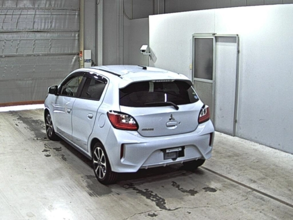 MITSUBISHI MIRAGE