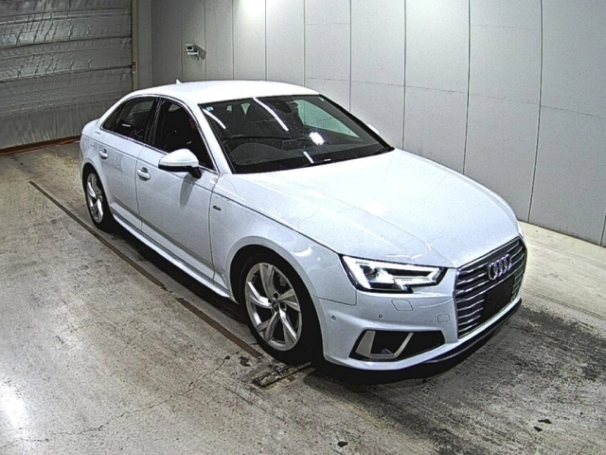 AUDI A4 8WCVN 2019