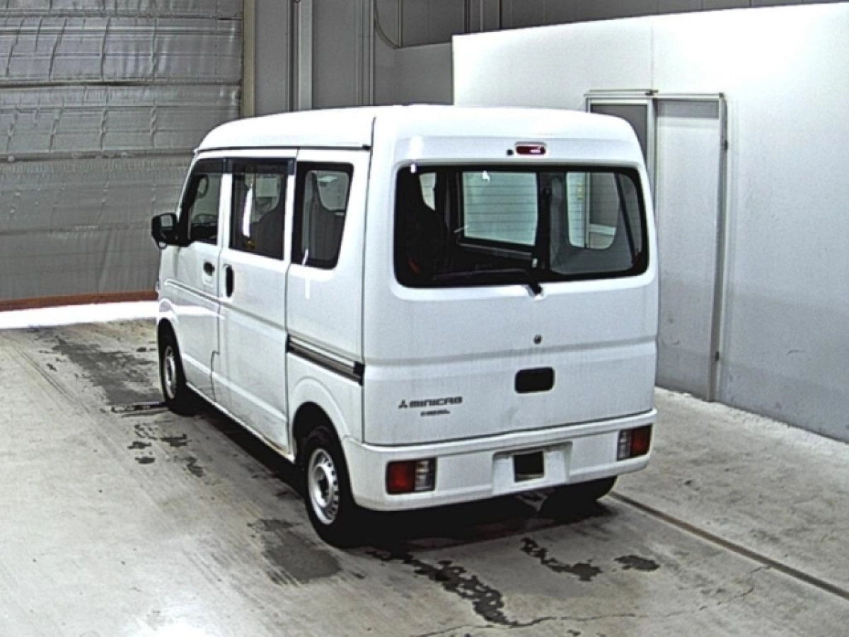 MITSUBISHI MINICAB VAN