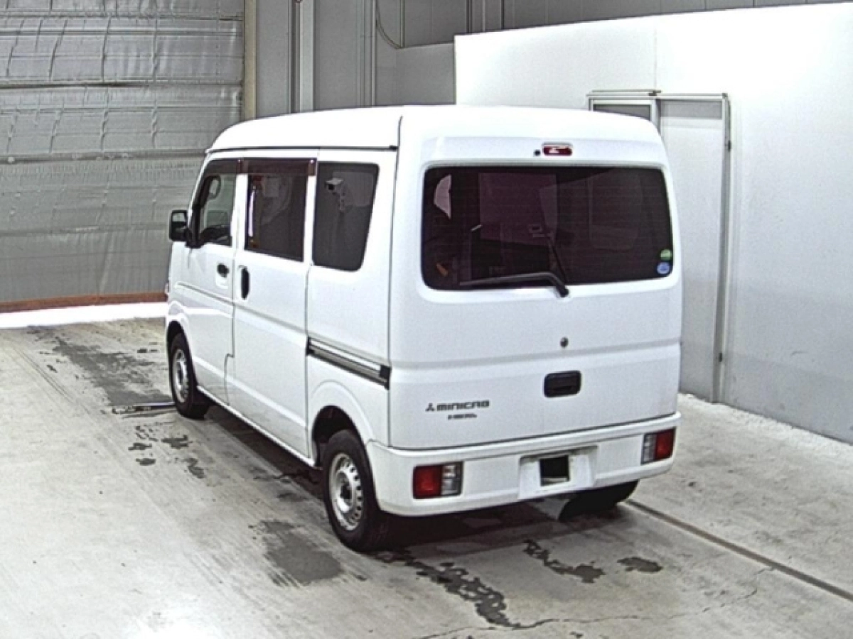 MITSUBISHI MINICAB VAN
